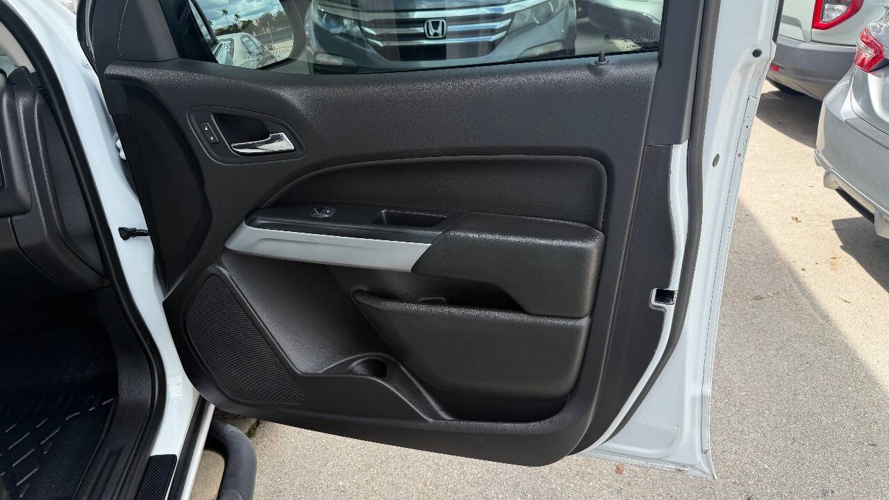 Used 2017 Chevrolet Colorado LT w/ LT Convenience Package RWD image 18