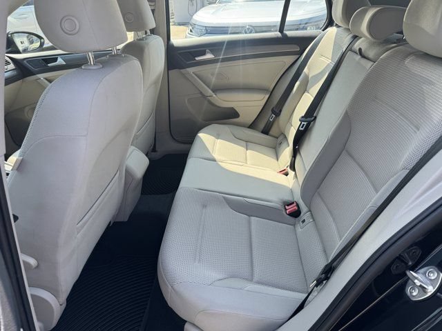 Used 2019 Volkswagen Golf S FWD image 32