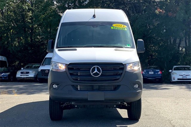 Used 2024 Mercedes-Benz Sprinter 2500 image 2