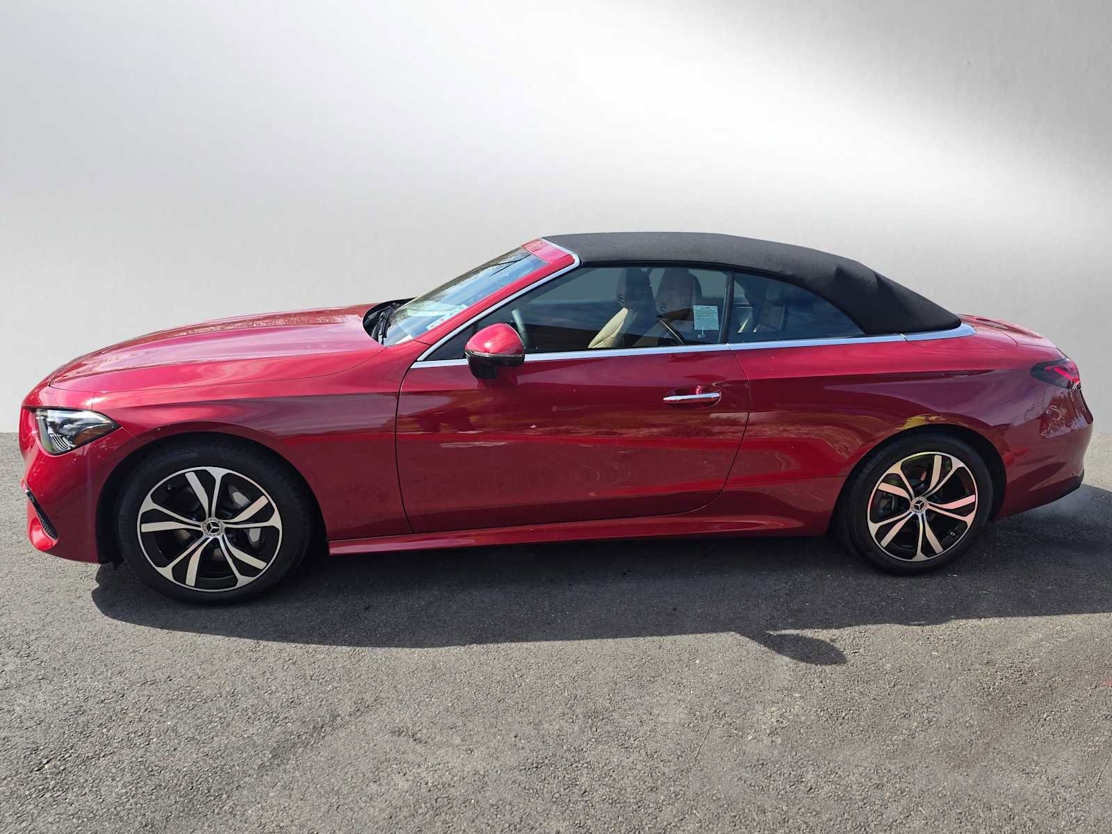 Used 2026 Mercedes-Benz CLE 300 4MATIC Cabriolet image 6