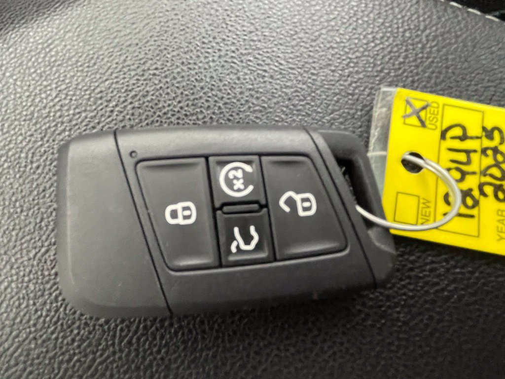 Used 2025 Volkswagen Jetta SEL FWD image 31