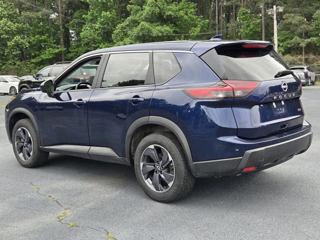 Certified 2024 Nissan Rogue SV FWD image 3