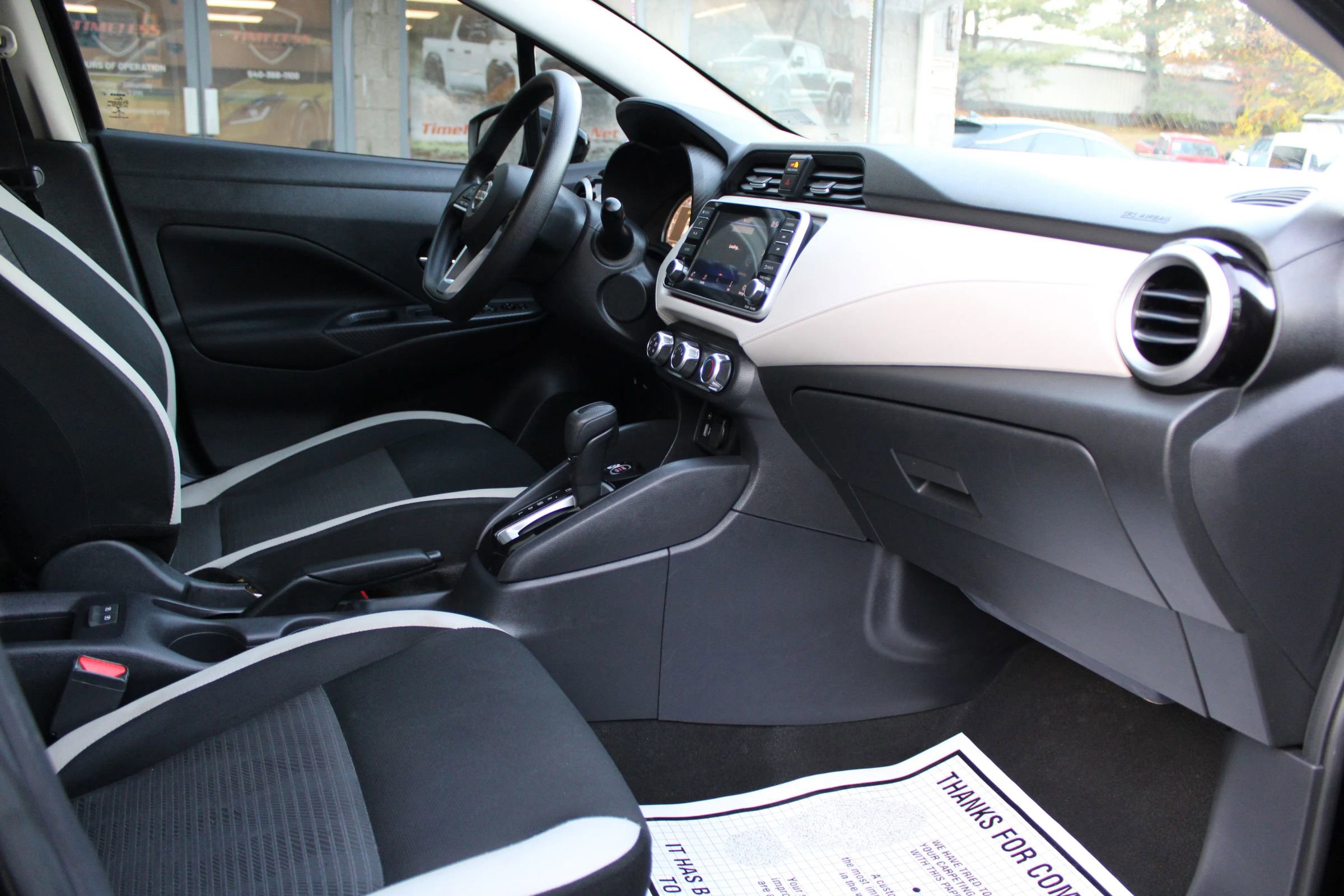 Used 2022 Nissan Versa SV image 16