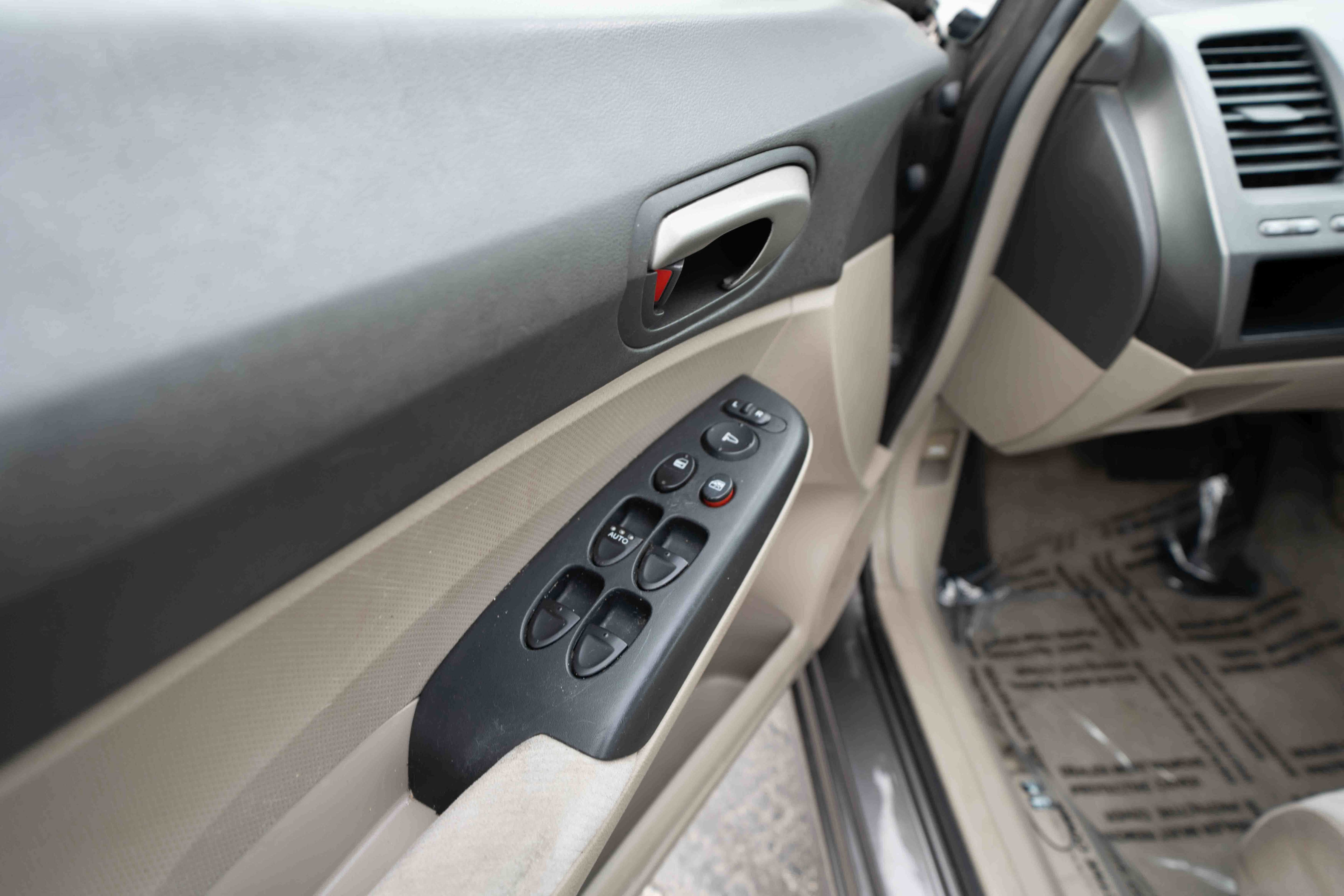 Used 2010 Honda Civic LX image 7