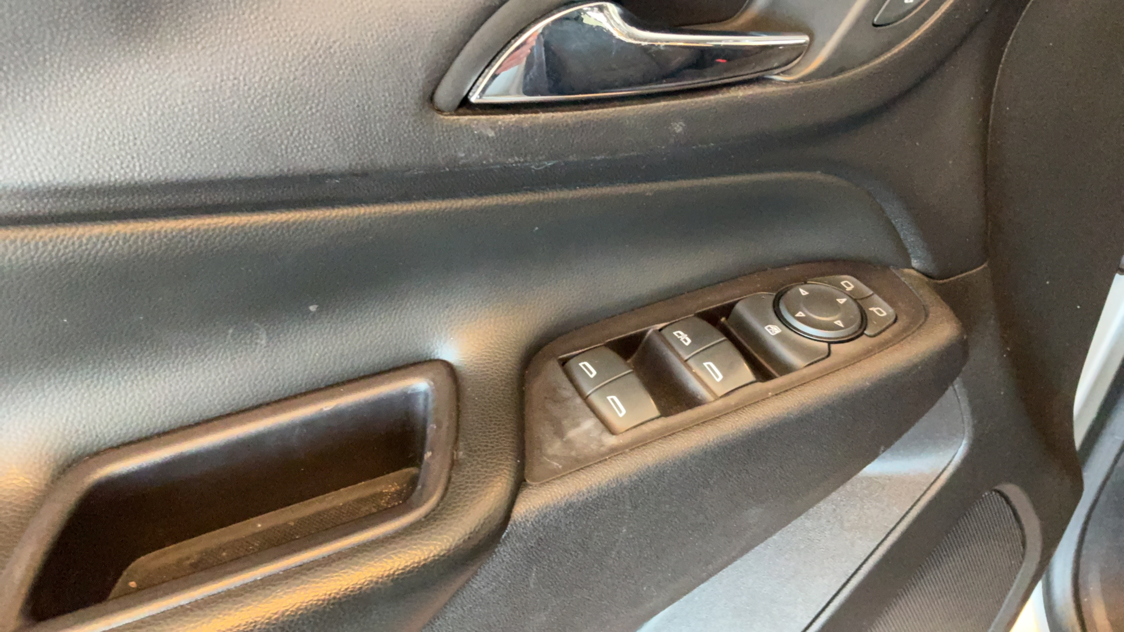 Used 2019 Chevrolet Equinox LT FWD image 21