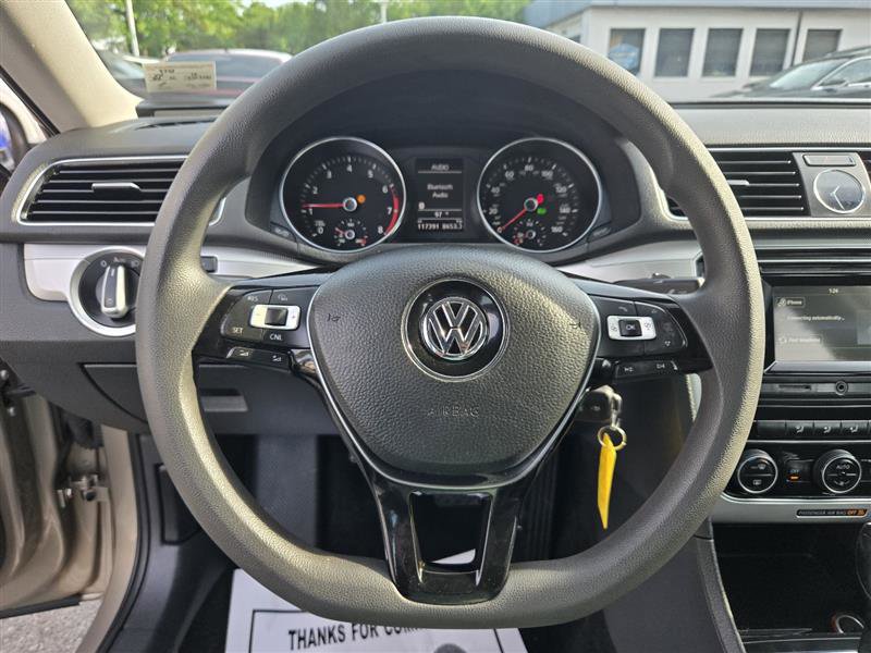 Used 2016 Volkswagen Passat 1.8T S image 17