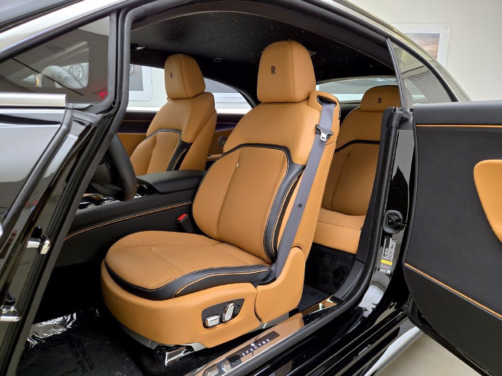 Used 2024 Rolls-Royce Spectre w/ Spectre Launch Package AWD/4WD image 12