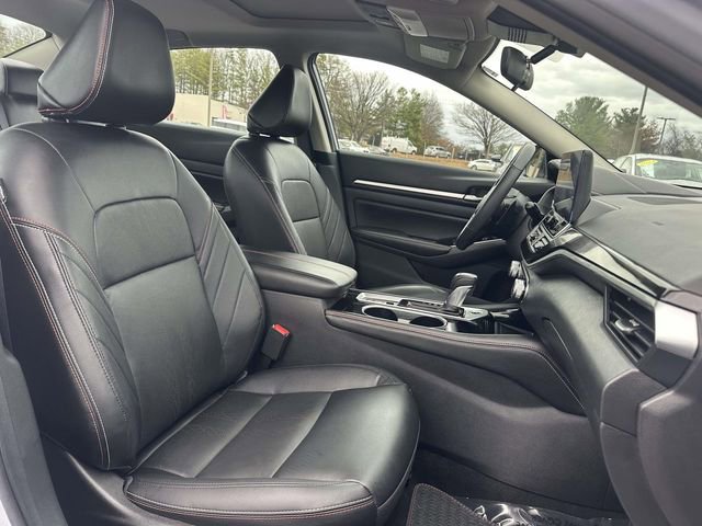 Used 2024 Nissan Altima 2.5 SR w/ SR Premium Package image 10