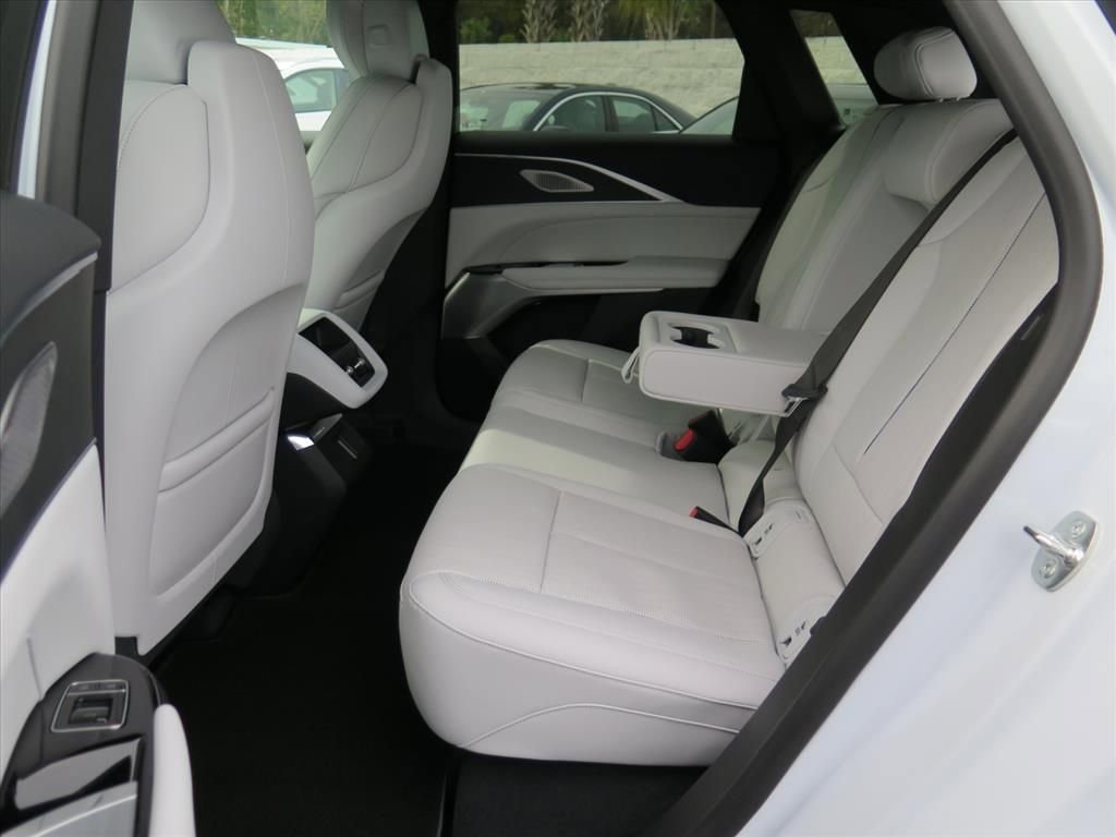 New 2026 Cadillac Lyriq Premium Luxury image 24