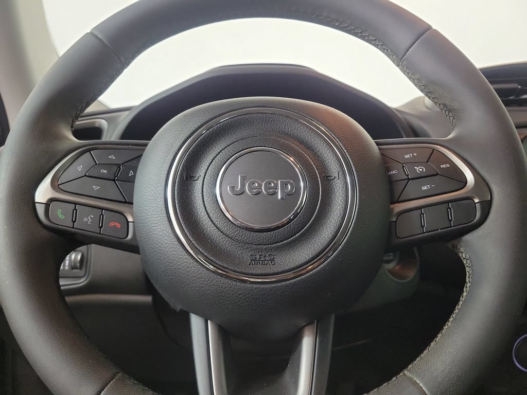 Used 2022 Jeep Renegade Latitude AWD/4WD image 15