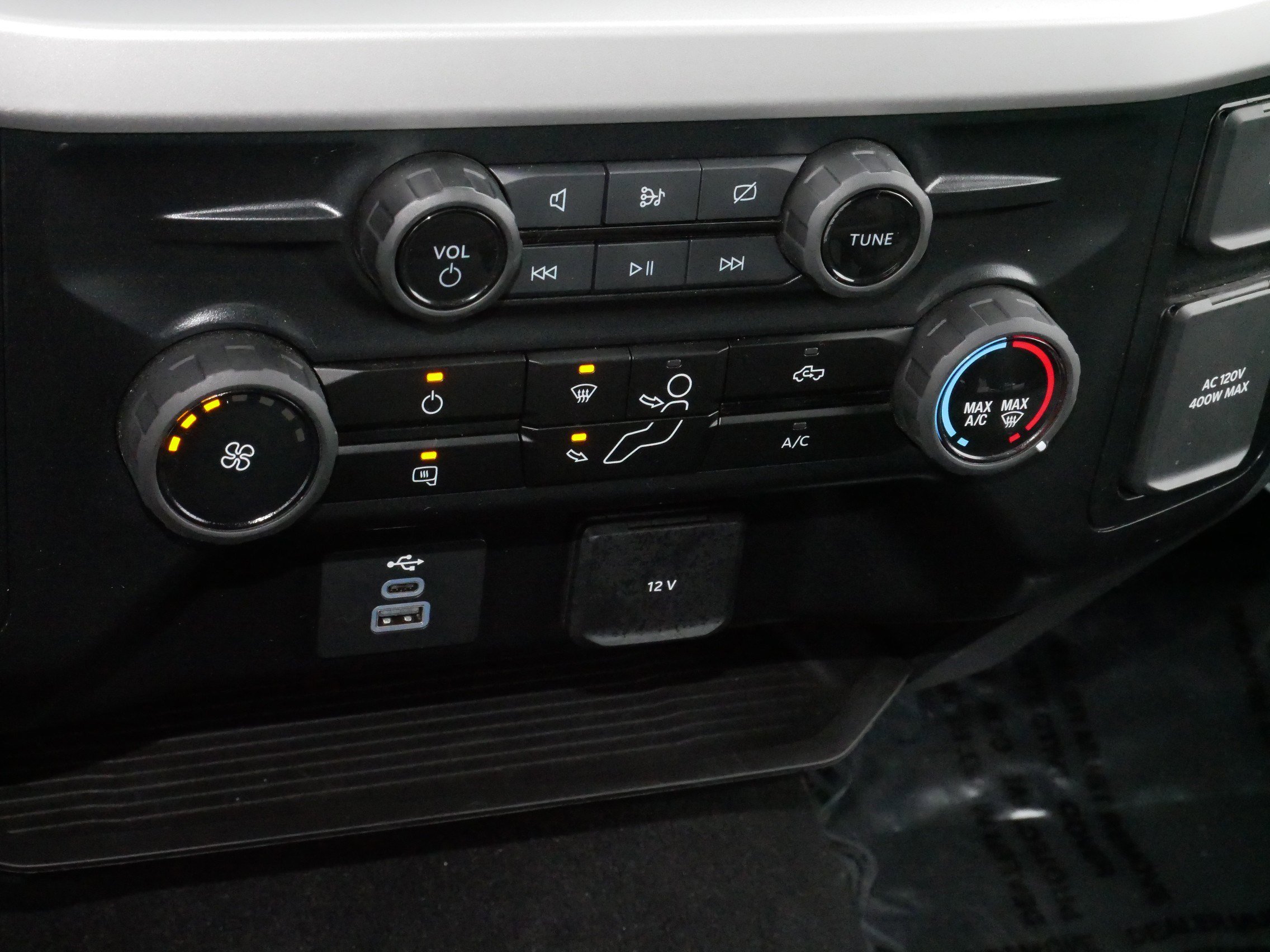 Used 2024 Ford F250 XLT image 23