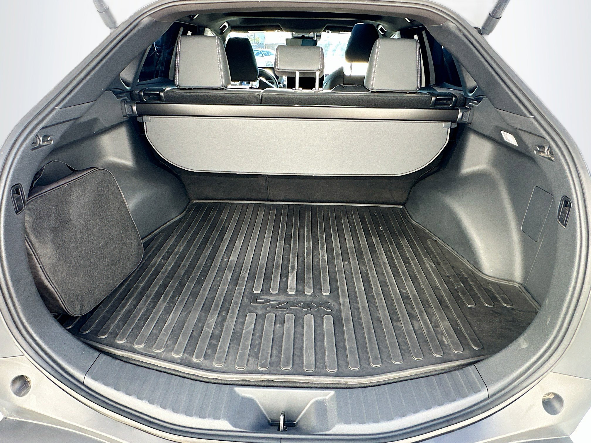 Used 2024 Toyota bZ4X XLE w/ Weather Package image 28