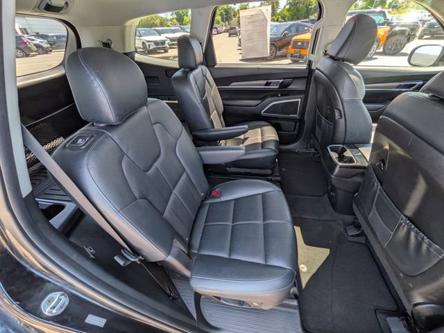 Used 2022 Kia Telluride EX w/ EX Premium Package AWD/4WD image 22