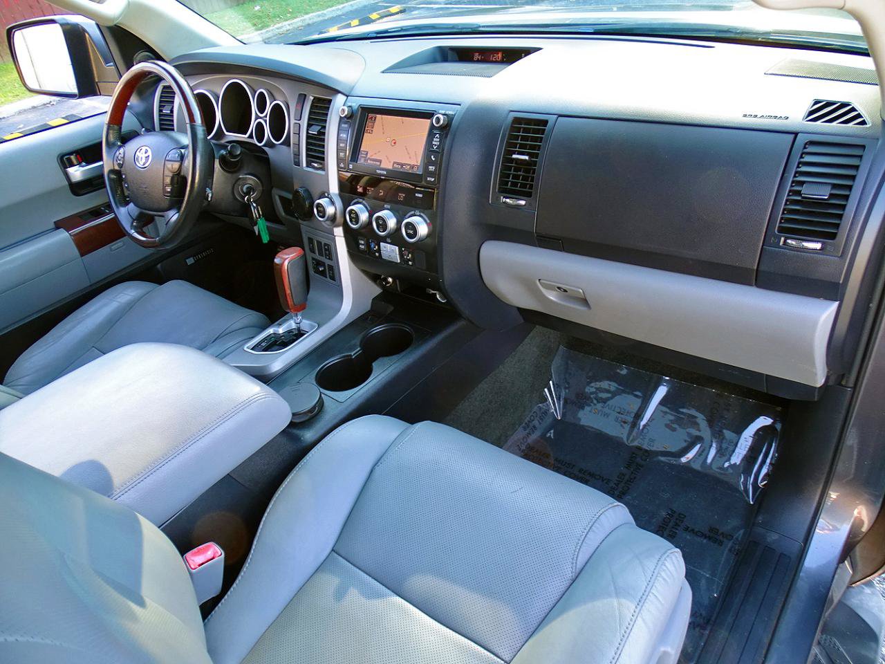 Used 2013 Toyota Sequoia Platinum RWD image 27