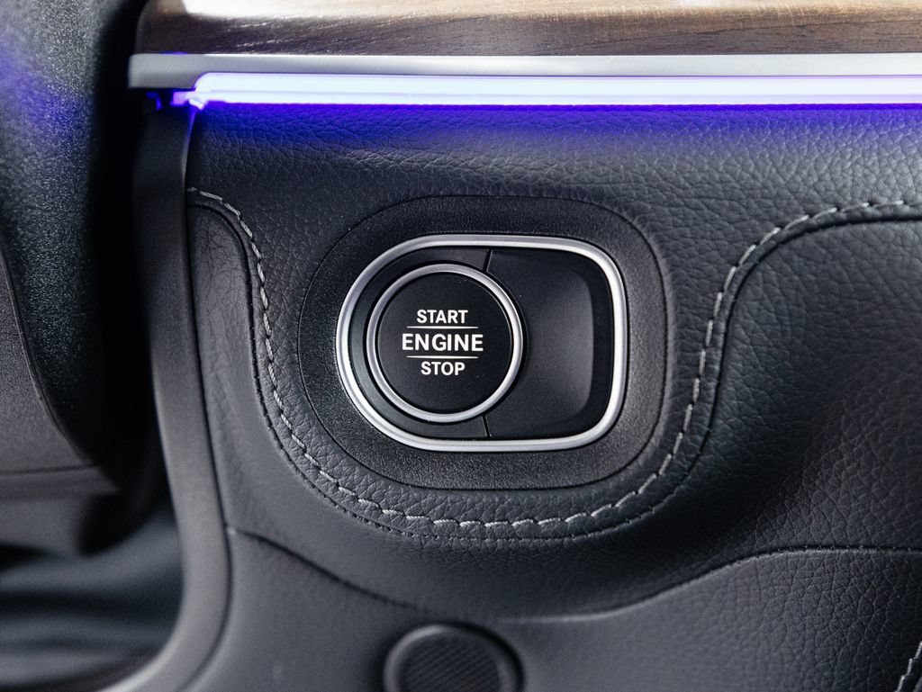 Used 2025 Mercedes-Benz GLE 450e 4MATIC image 17