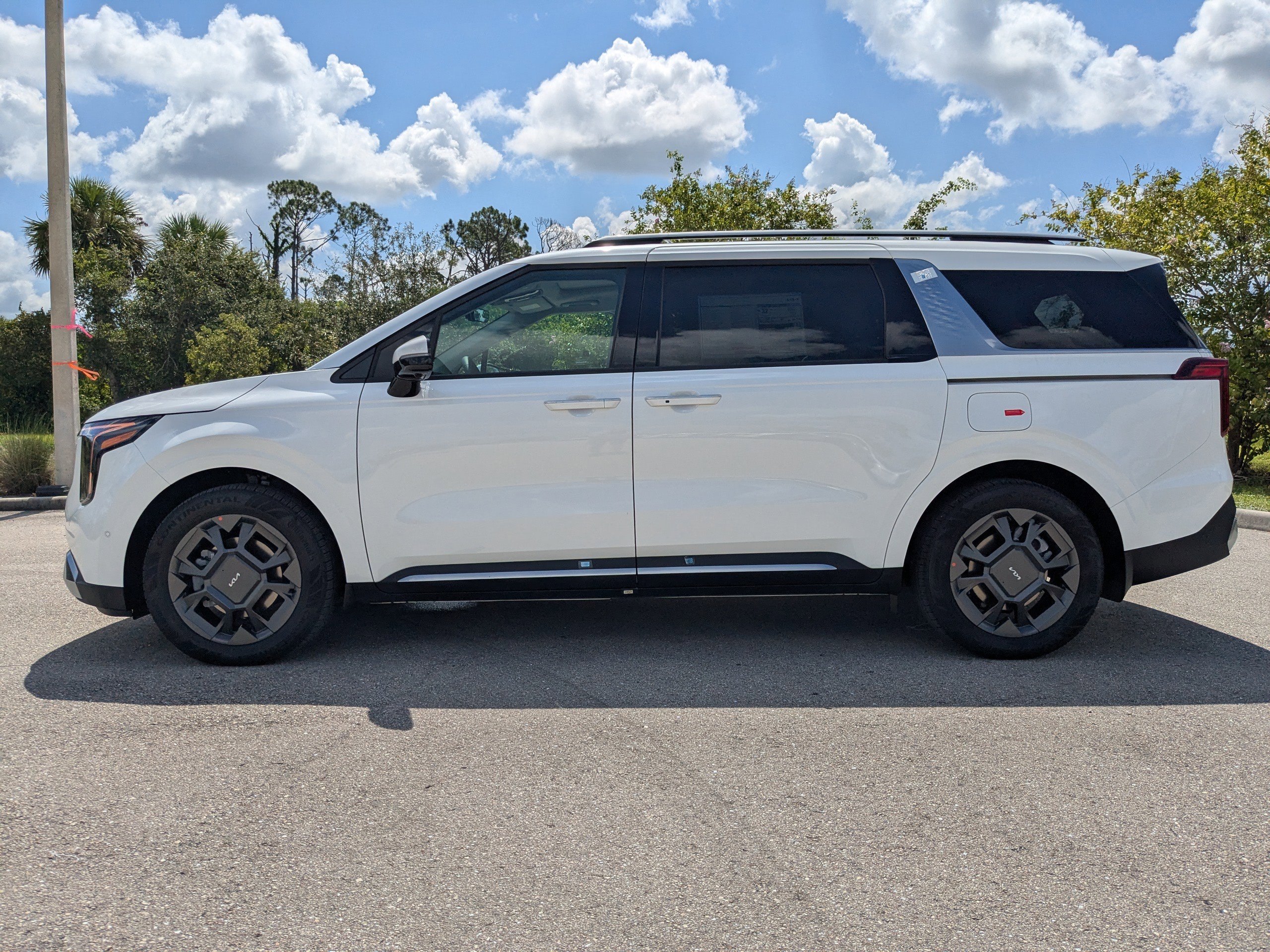 New 2026 Kia Carnival SX image 8