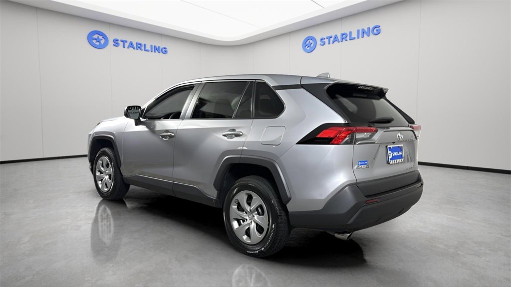 Used 2022 Toyota RAV4 LE image 5