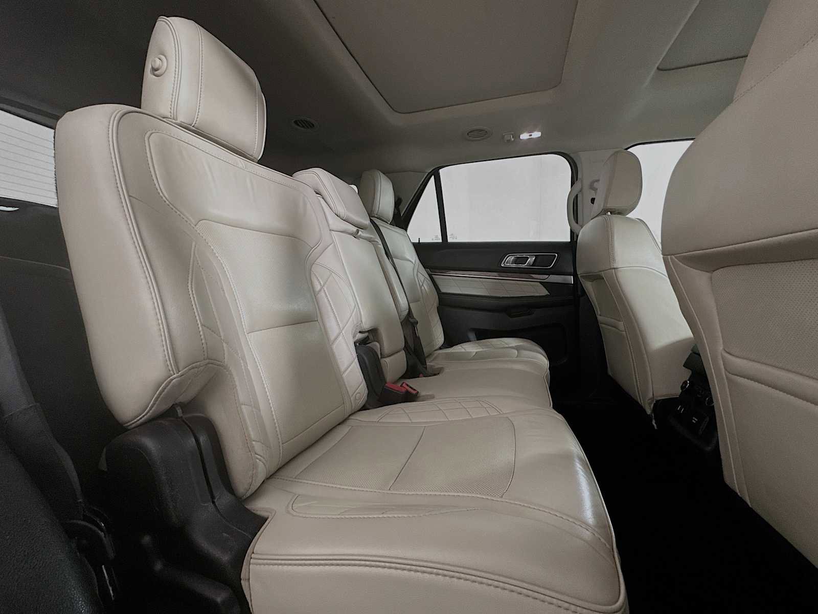 Used 2018 Ford Explorer Platinum AWD/4WD image 27