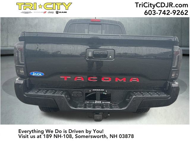 Used 2018 Toyota Tacoma TRD Sport w/ Technology Package image 4
