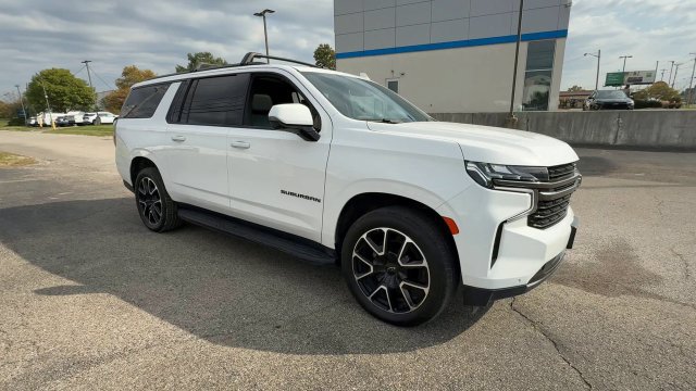 Used 2021 Chevrolet Suburban RST w/ Luxury Package AWD/4WD image 2
