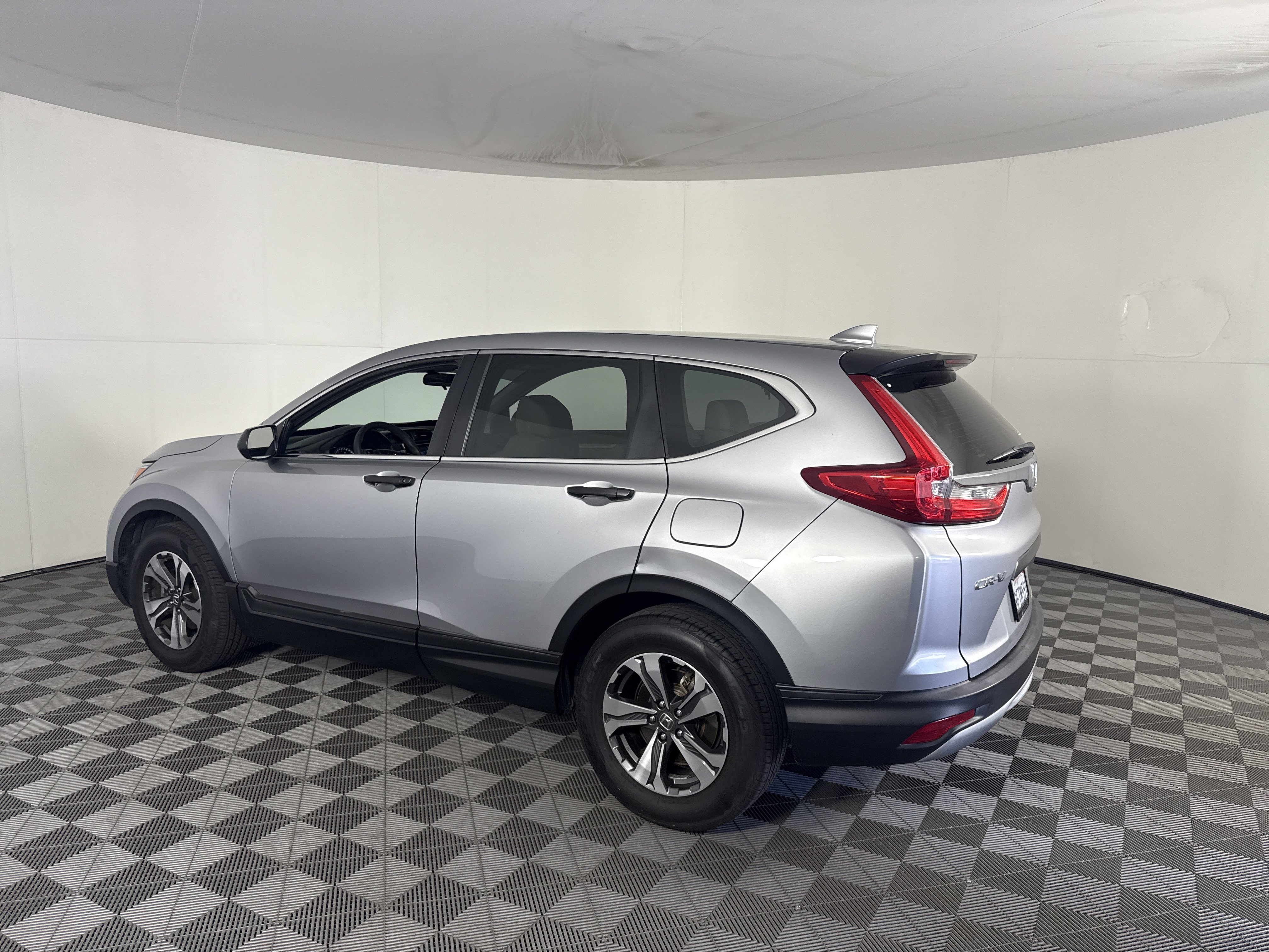 Used 2018 Honda CR-V LX image 8