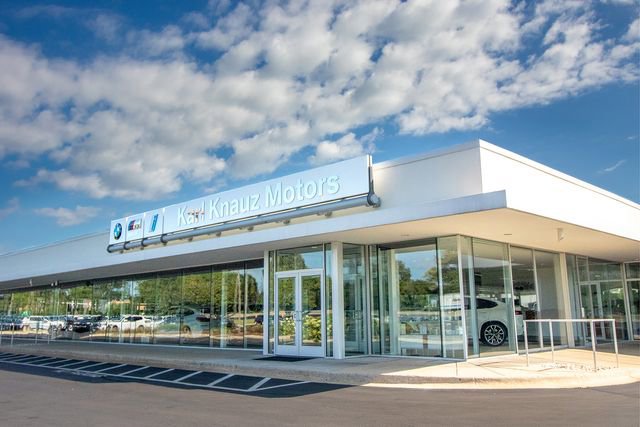 Certified 2023 BMW iX xDrive50 w/ Premium Package image 5