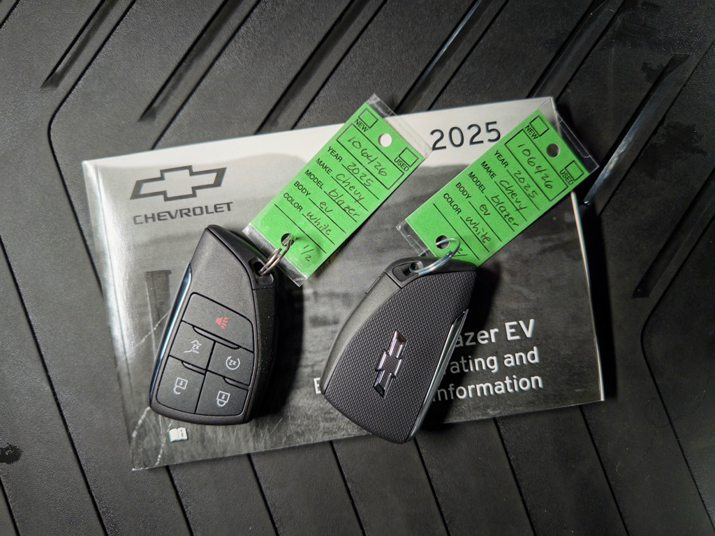 Used 2025 Chevrolet Blazer EV RS AWD/4WD image 23