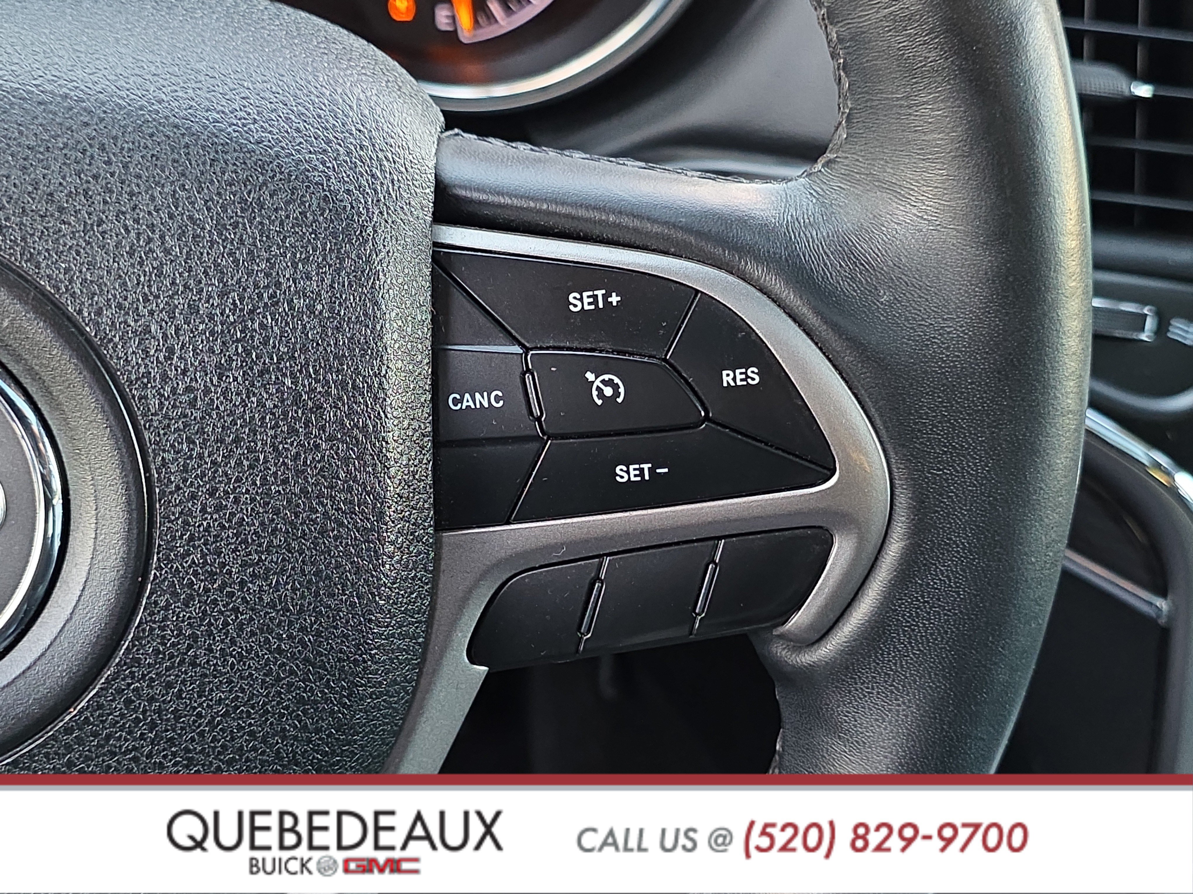 Used 2018 Jeep Grand Cherokee Overland AWD/4WD image 14