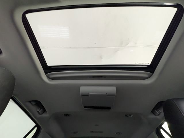 Used 2017 Cadillac Escalade Premium Luxury w/ LPO, Radiant Package image 10