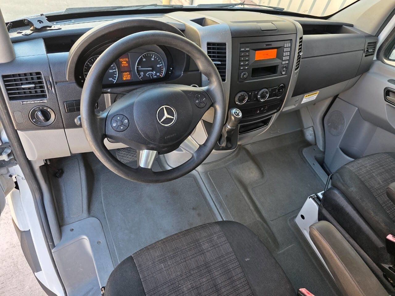 Used 2016 Mercedes-Benz Sprinter 2500 image 12