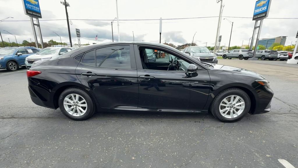 Used 2025 Toyota Camry LE FWD image 9