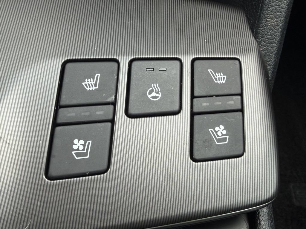 Certified 2026 Kia Sportage SX FWD image 30