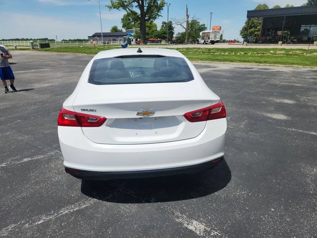 Used 2018 Chevrolet Malibu LS FWD image 4