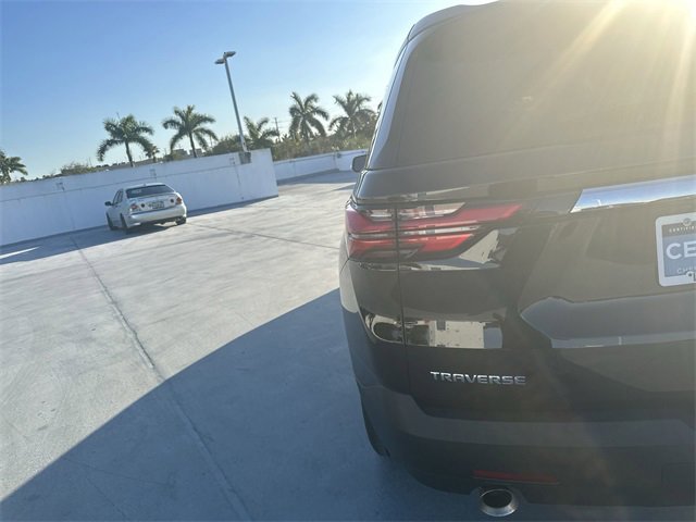 Used 2023 Chevrolet Traverse LT image 34