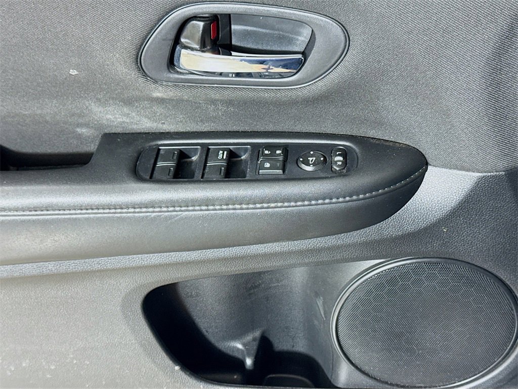 Used 2019 Honda HR-V LX image 15