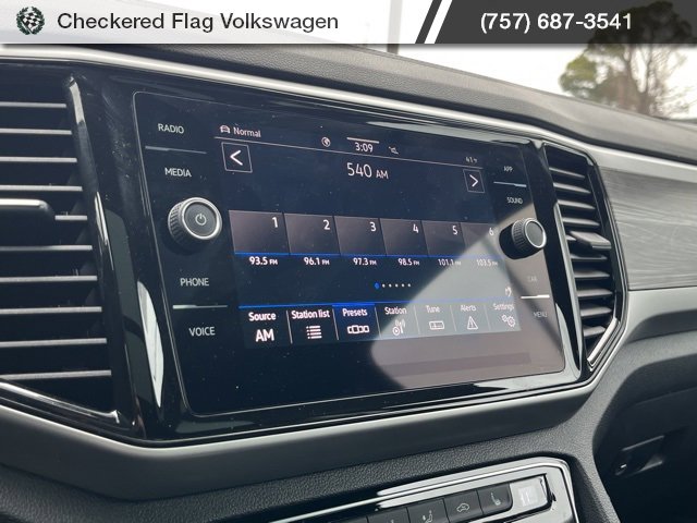 Used 2023 Volkswagen Atlas Cross Sport SE w/ Panoramic Sunroof Package image 39