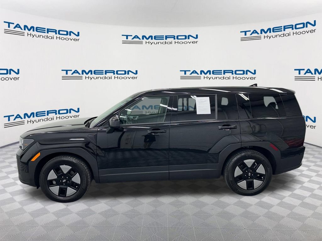 Used 2026 Hyundai Santa Fe SE FWD image 2