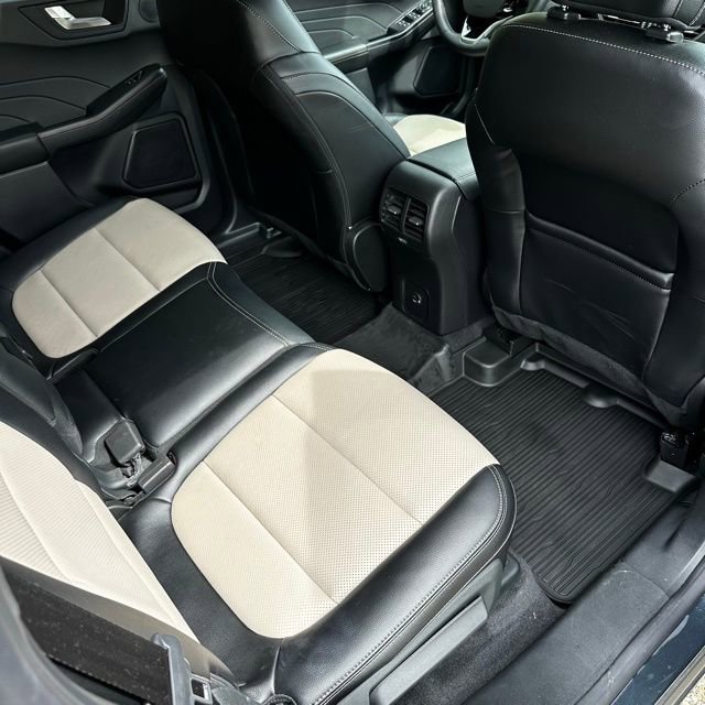 Used 2022 Ford Escape Titanium w/ Titanium Premium Package image 20