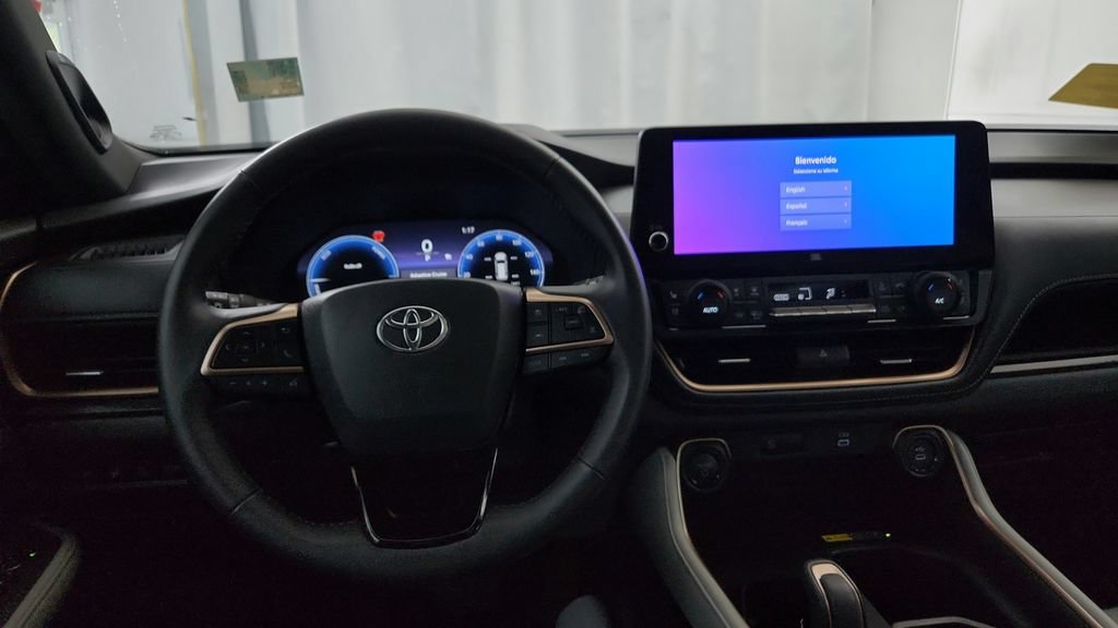 Certified 2025 Toyota Grand Highlander AWD Hybrid image 28