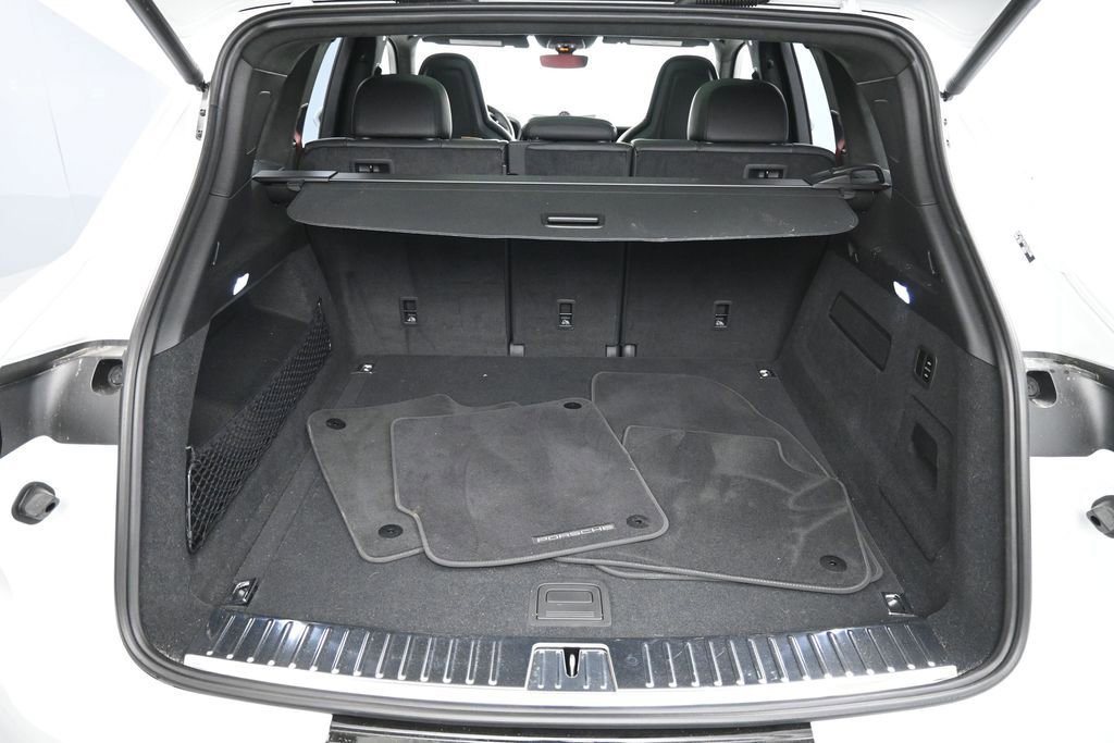 Certified 2026 Porsche Cayenne GTS AWD/4WD image 27