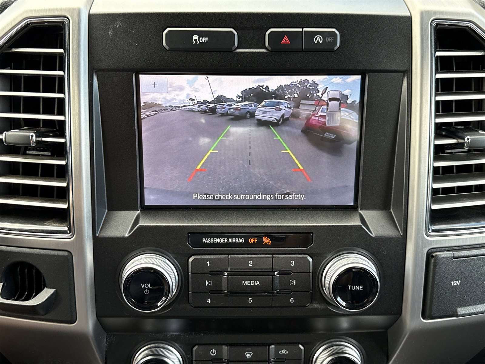 Used 2019 Ford F150 Platinum image 25