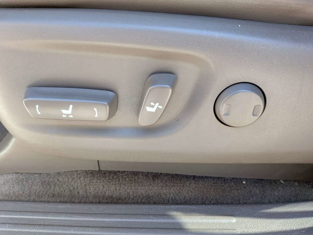 Used 2014 Lexus GX 460 w/ Premium Package image 19