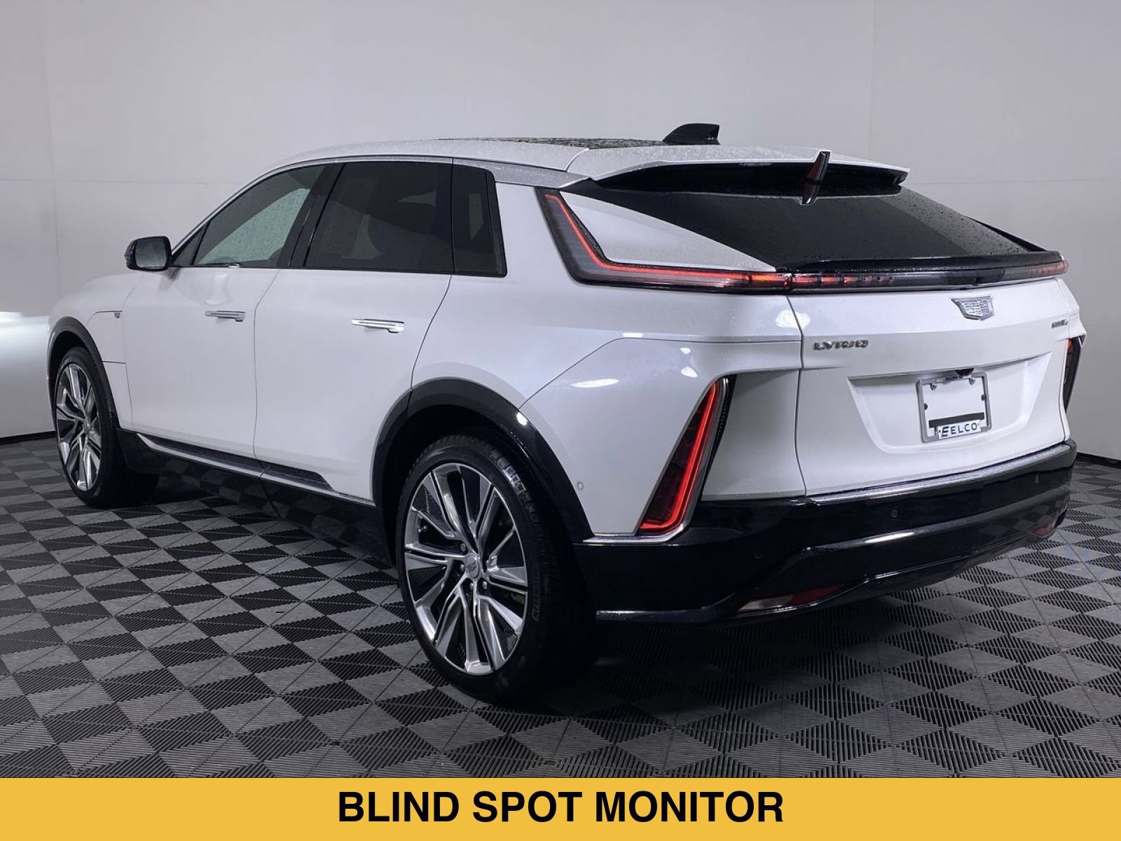 Certified 2025 Cadillac Lyriq Luxury w/ LPO, Floor Liner Package AWD/4WD image 19