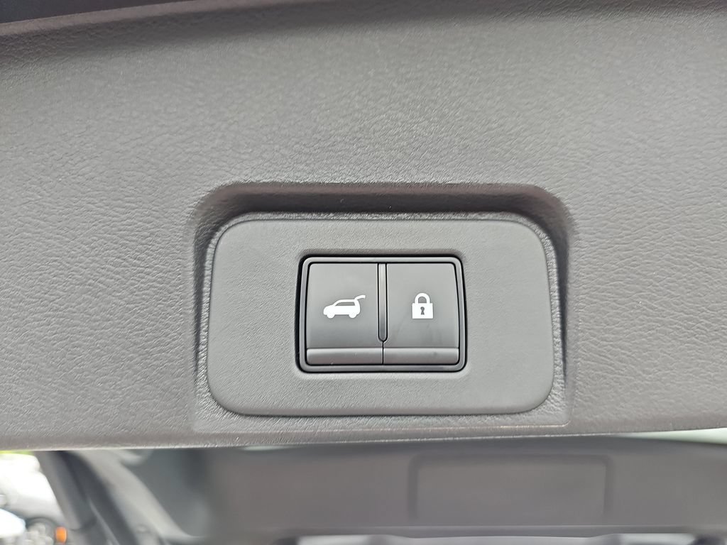 Used 2026 Nissan Rogue SV FWD image 32