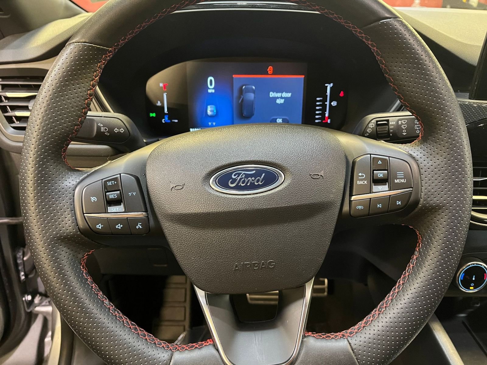 Used 2024 Ford Escape ST-Line image 28