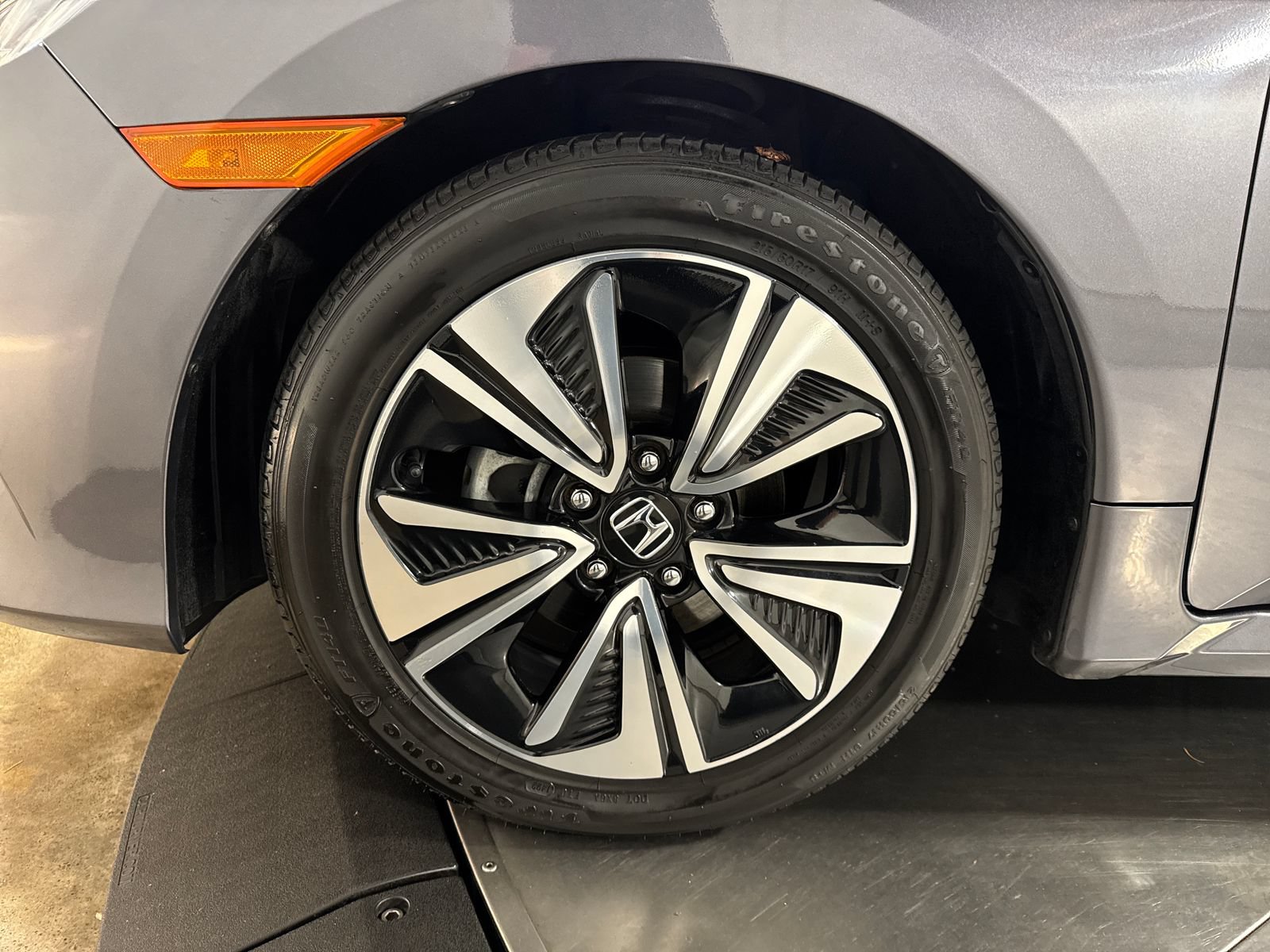 Used 2017 Honda Civic EX-T image 2