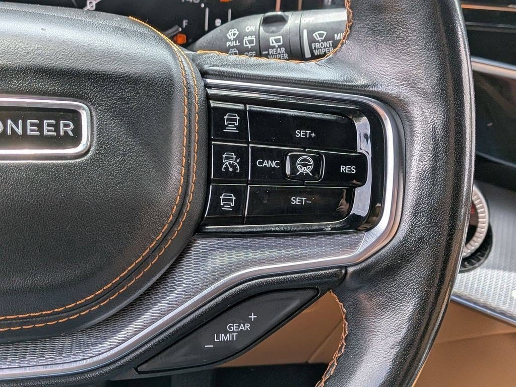 Used 2022 Jeep Grand Wagoneer Series III AWD/4WD image 15