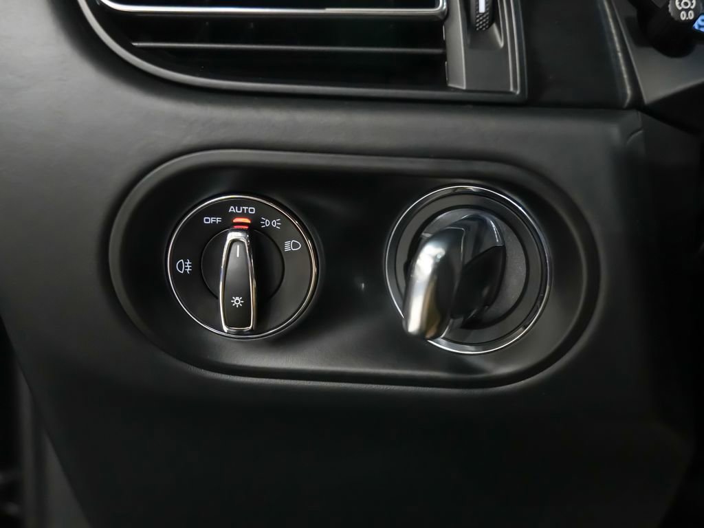 Certified 2020 Porsche Macan GTS image 25