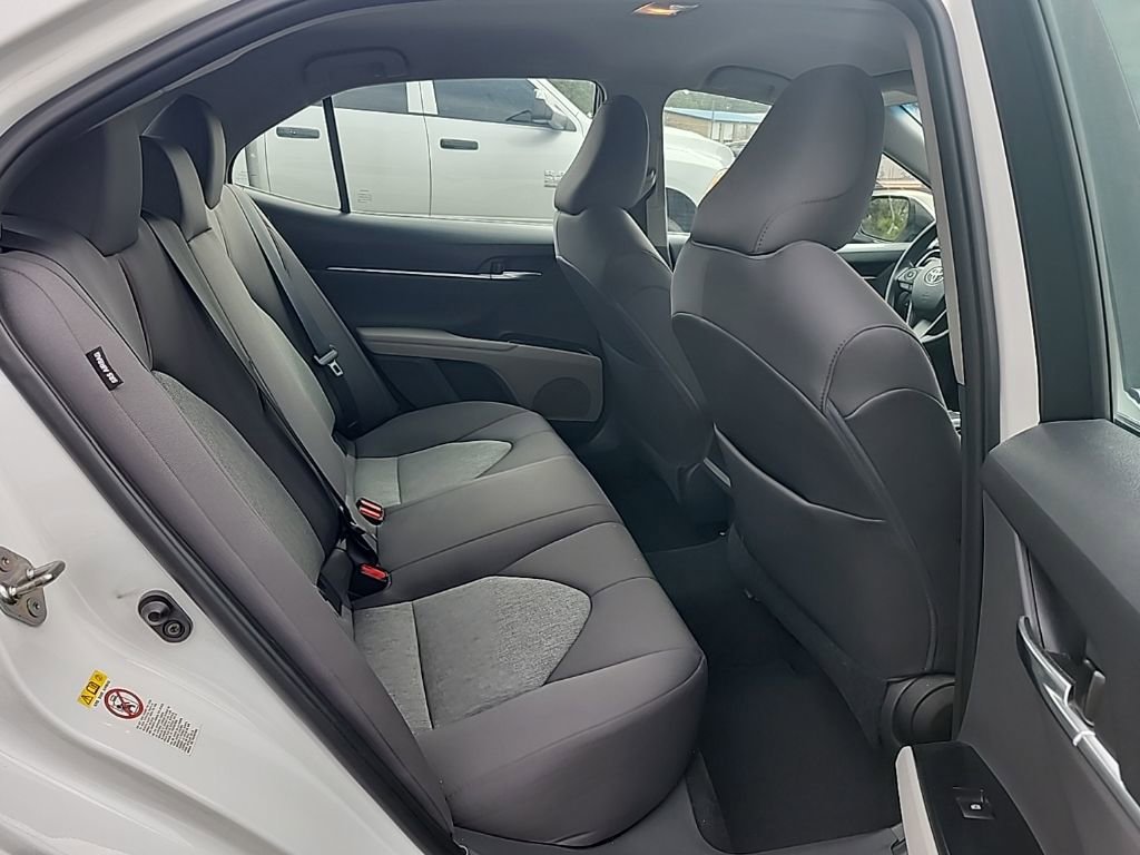 Used 2018 Toyota Camry L image 21