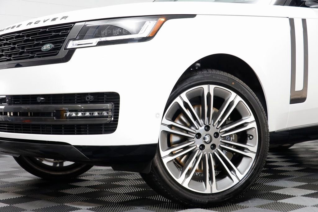 New 2025 Land Rover Range Rover SE AWD/4WD image 4